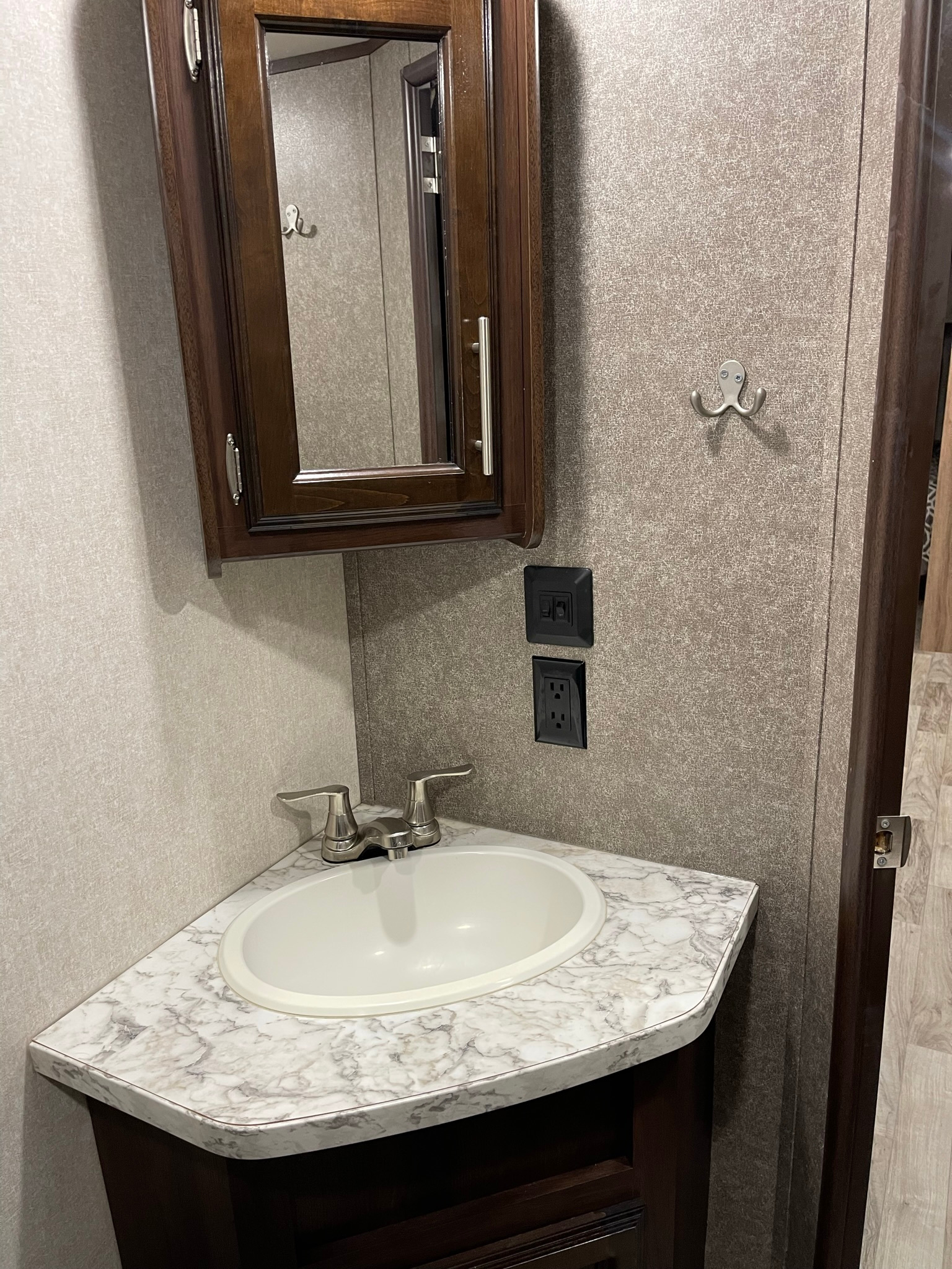 19 JJF27BH - 17 19 JJF27BH - 17