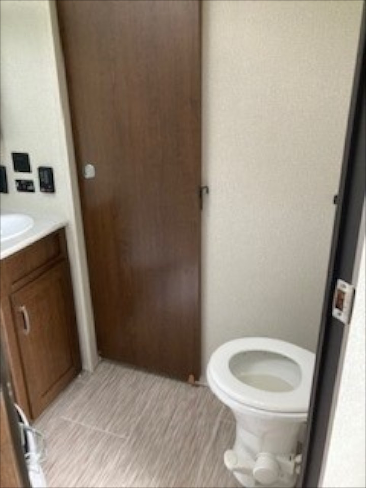18 FRW343BIK - 8 18 FRW343BIK - 8