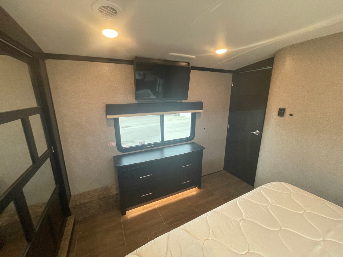 21 JNP377RLBH - 10 21 JNP377RLBH - 10
