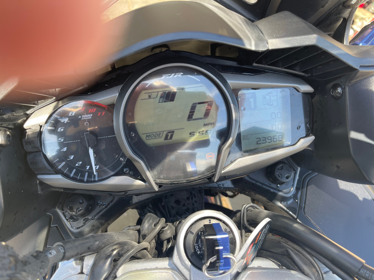 06 YFJR1300 - 15 06 YFJR1300 - 15