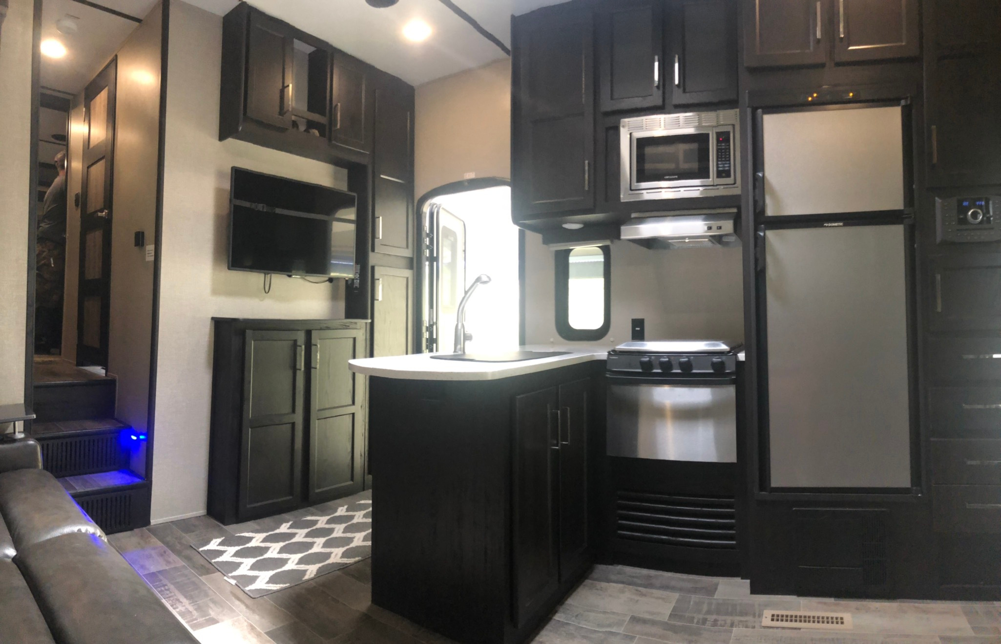 19 KFI311 - 10 19 KFI311 - 10