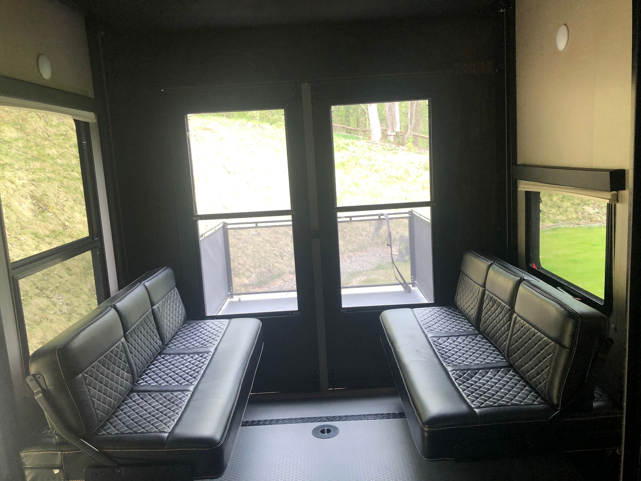 19 KFI311 - 12 19 KFI311 - 12
