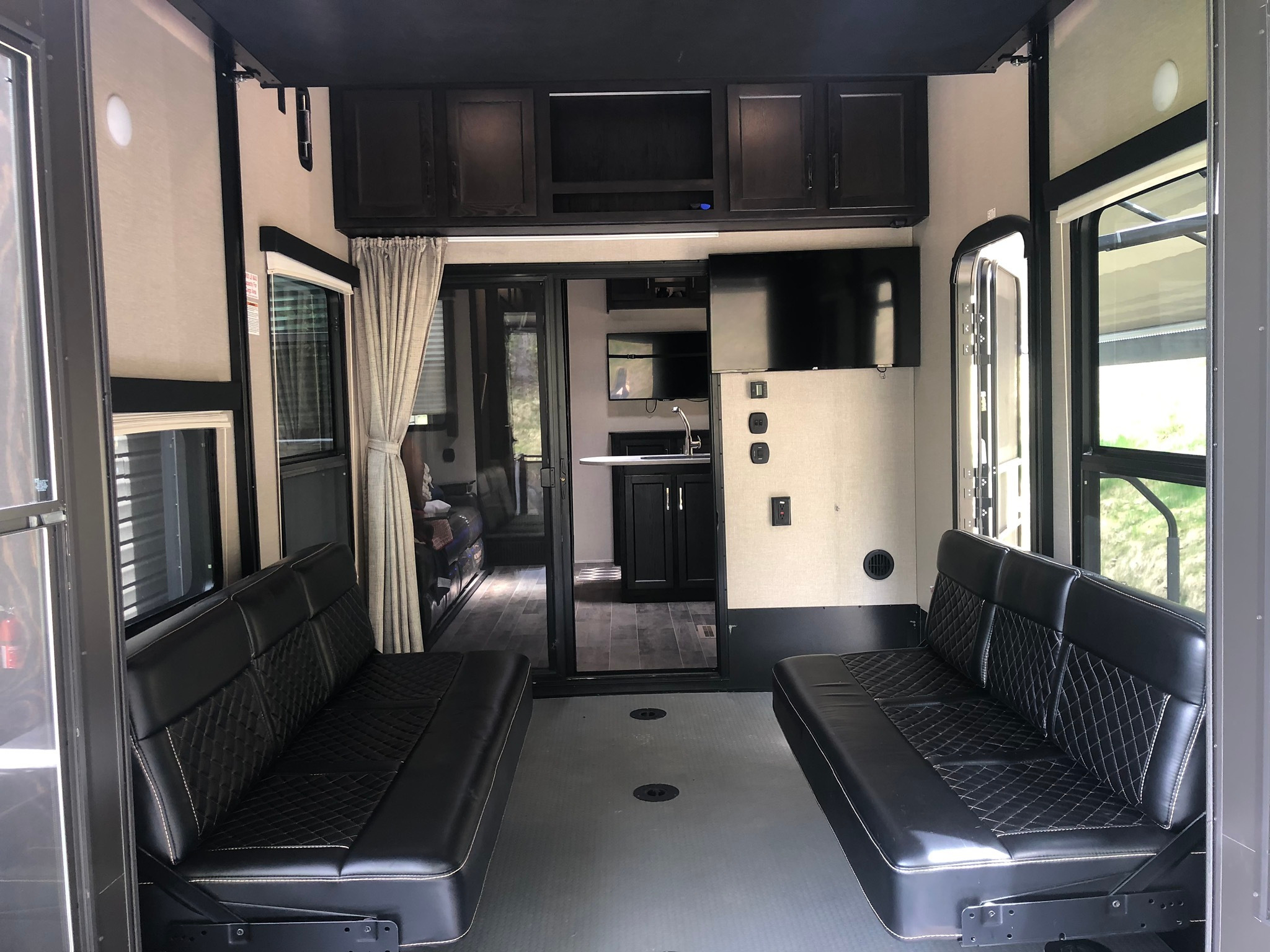 19 KFI311 - 14 19 KFI311 - 14