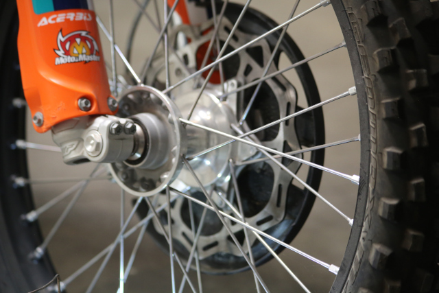 17 KTM250SXF - 15 17 KTM250SXF - 15